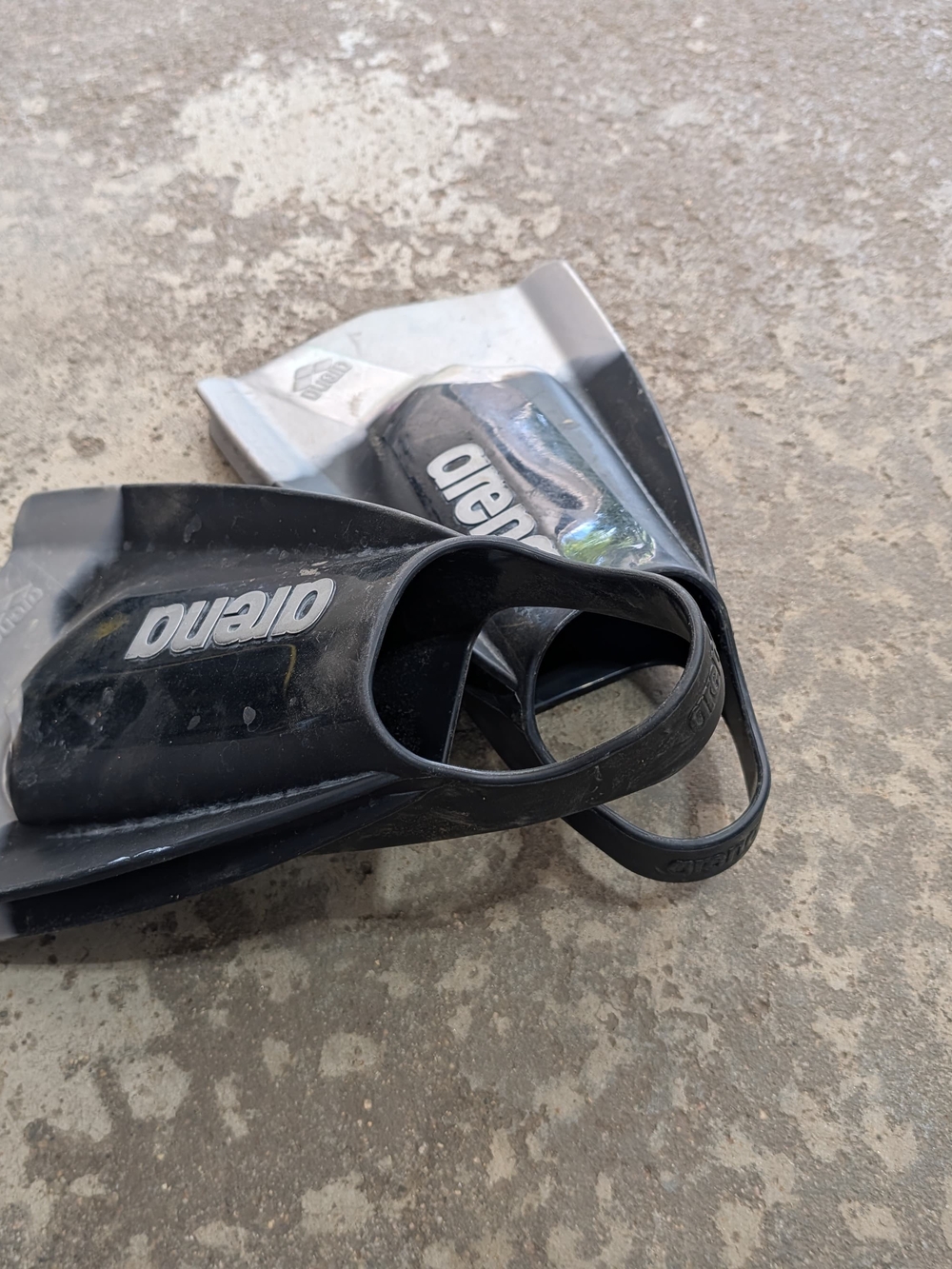 Arena Kids Black & Silver Swim Fins - Picture 3 of 8